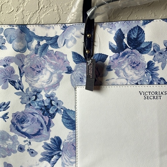 Victoria’s Secret: White with blue floral tote bag- summer/beach/vacation - Picture 4 of 16